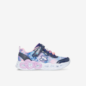 Deportivas Skechers con corazones en la suela que brillan al andar, pesan muy poco y se ponen en un segundo. Así, tal cual.