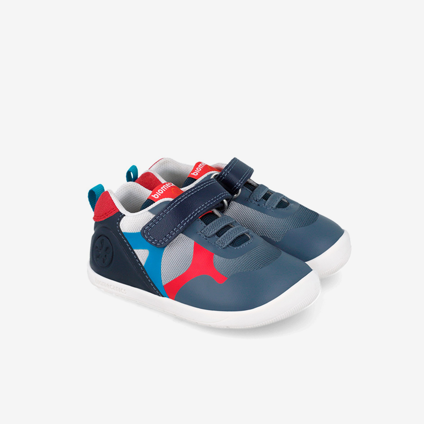 Deportivo Biomecanics de color azul. Línea Wider