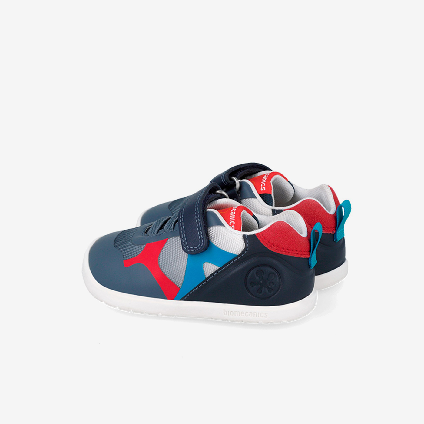 Deportivo Biomecanics de color azul. Línea Wider