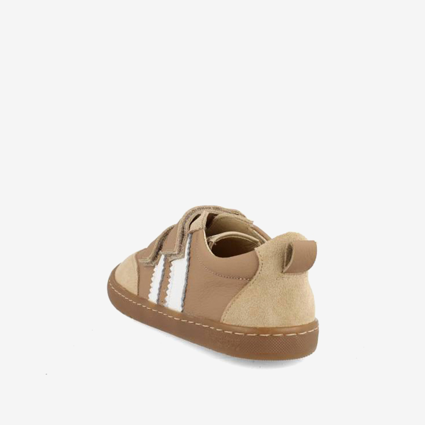 Blanditos deportivas respetuosas en niño camel con rayas blancas, flexibles y cómodas