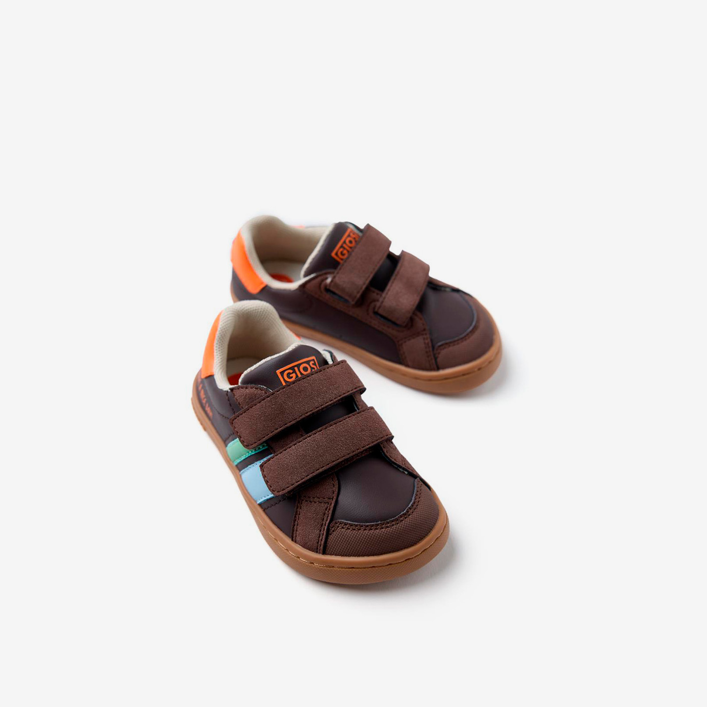 Zapatillas respetuosa urabanas retro marrón, de Gioseppo