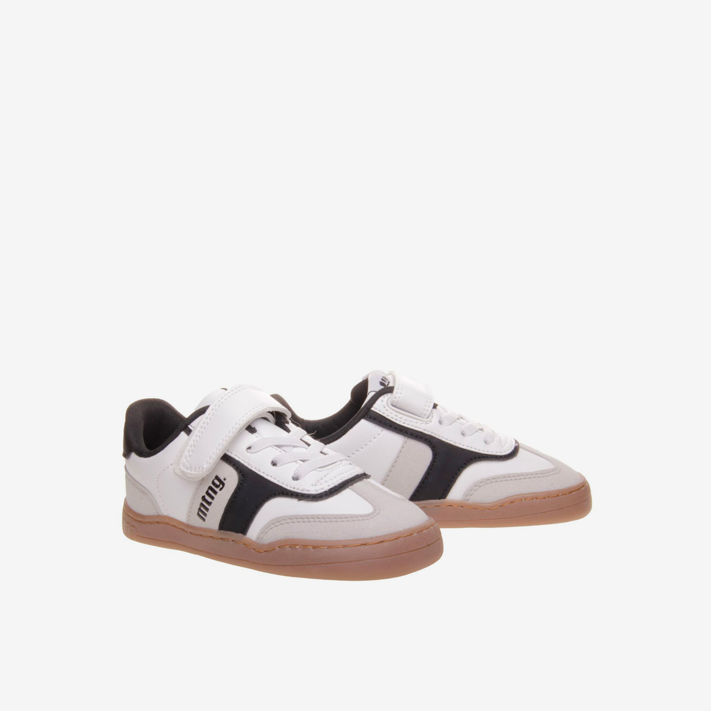 Deportiva Mustang blanca y negra para niño | Estilo urbano y comodidad diaria