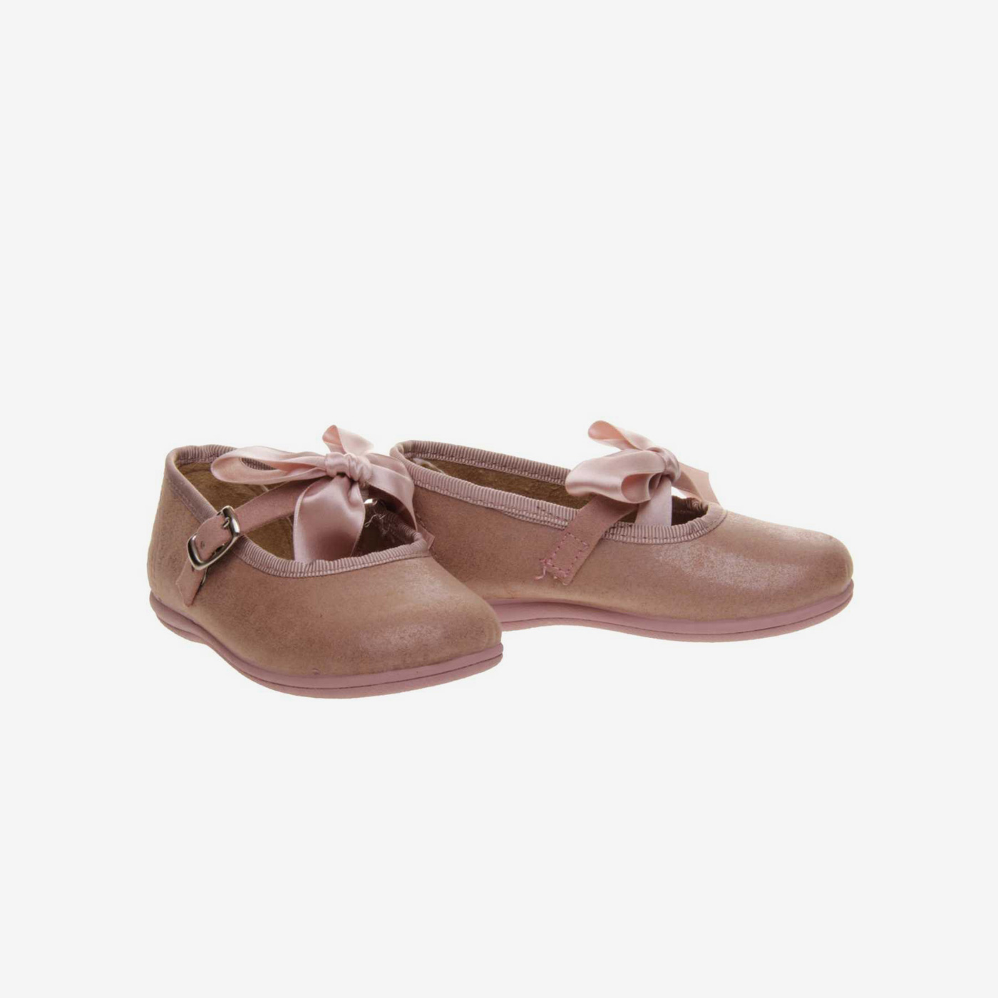 MERCEDES ANTE NIÑA CON HEBILLA Y LAZO