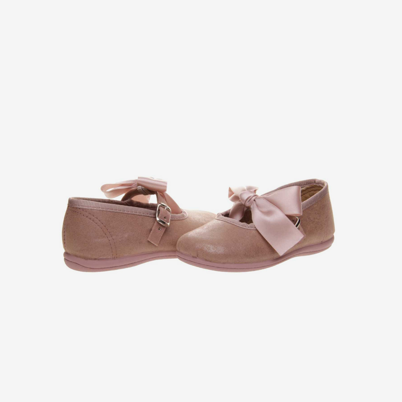 MERCEDES ANTE NIÑA CON HEBILLA Y LAZO