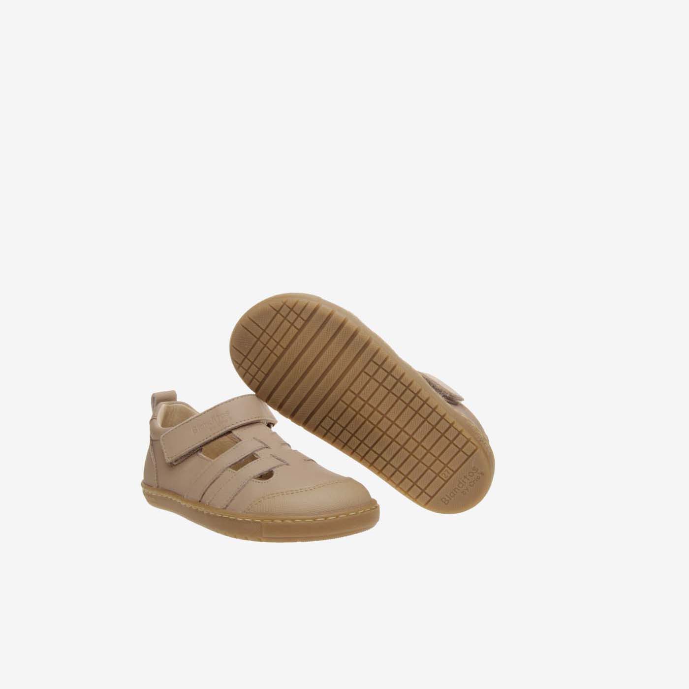 Sandalia respetuosa de Blanditos en beige para niños