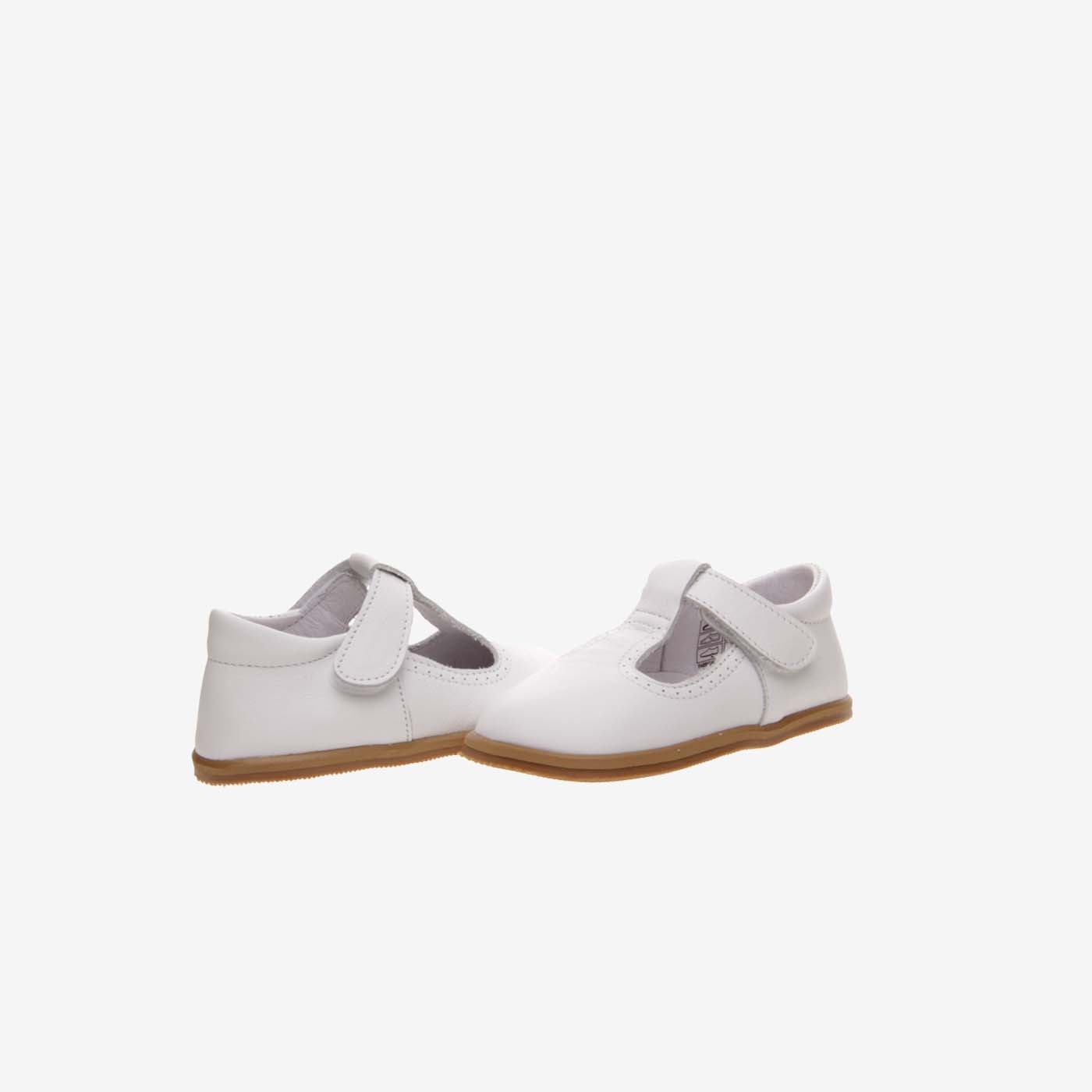 Sandalia inglesa de Blanditos en blanco