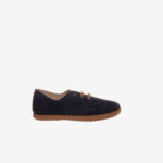 Zapato de niño en serraje azul con cordones de Batila