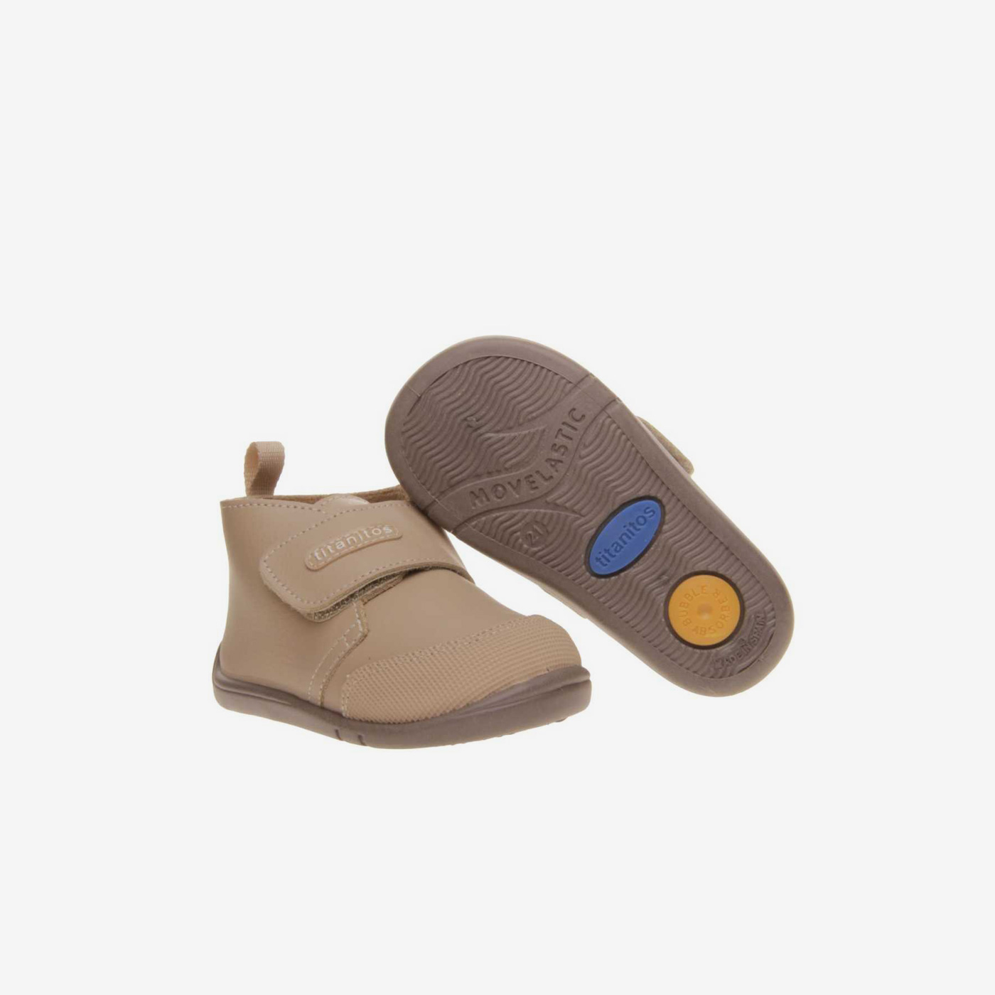 Bota respetuosa de niña con velcro y puntera reforzada de Titanitos.