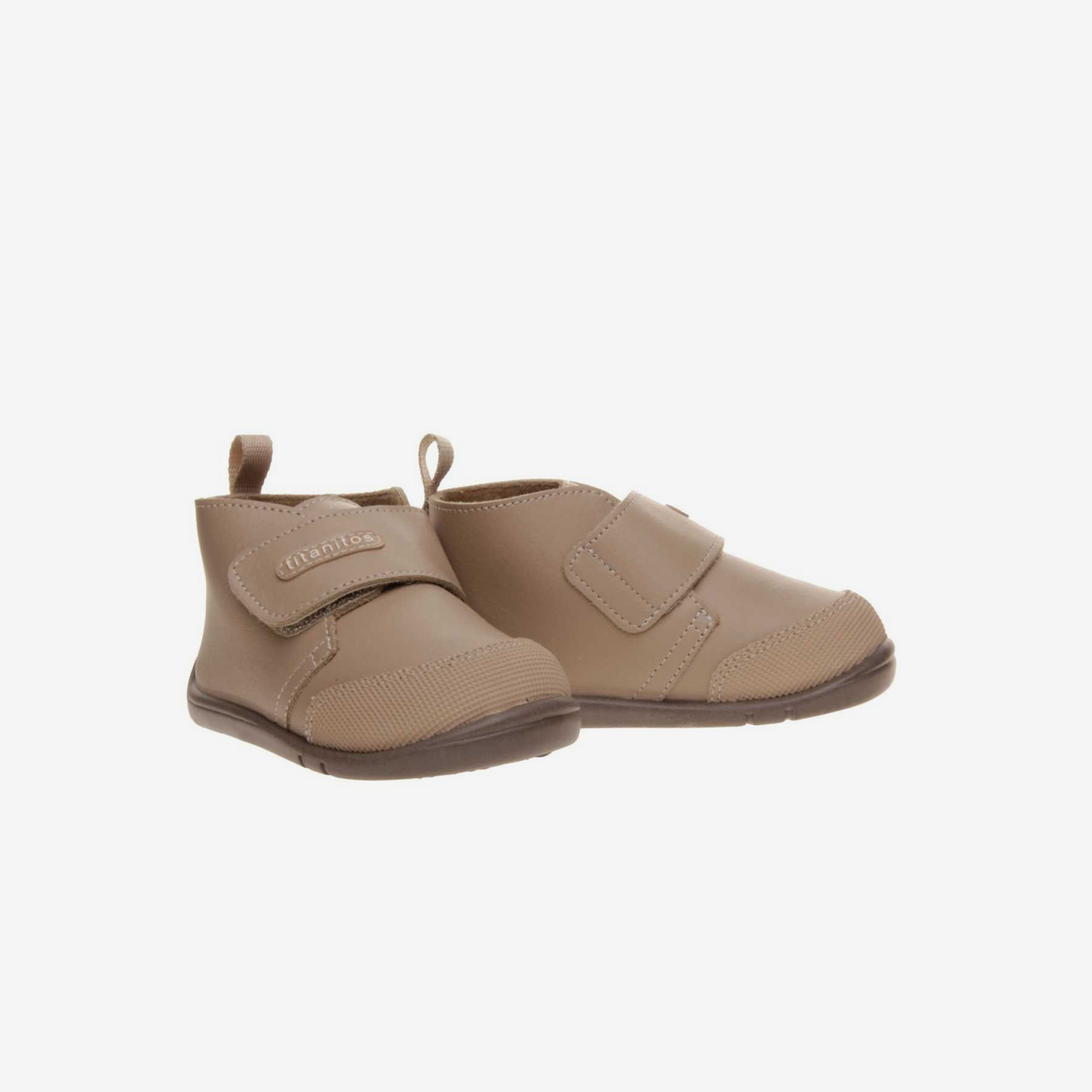 Bota respetuosa de niña con velcro y puntera reforzada de Titanitos.