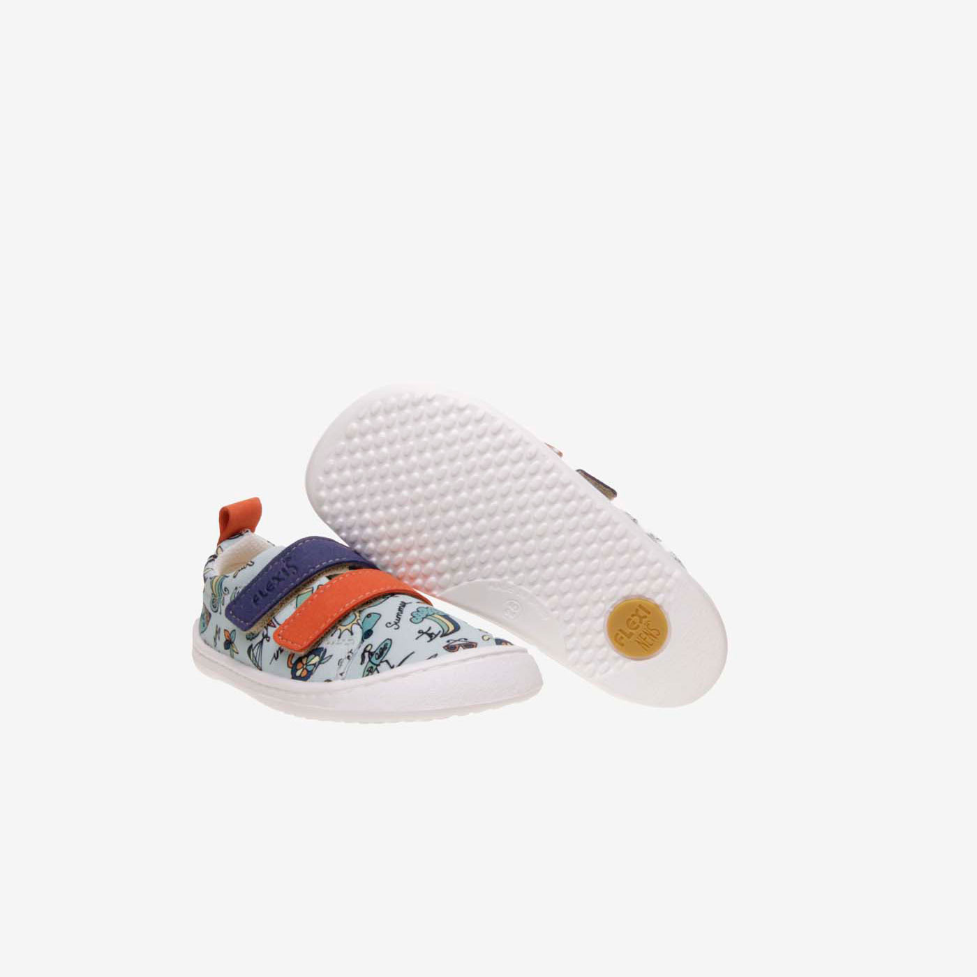 Zapato de lona respetuoso con estampado de dibujitos.