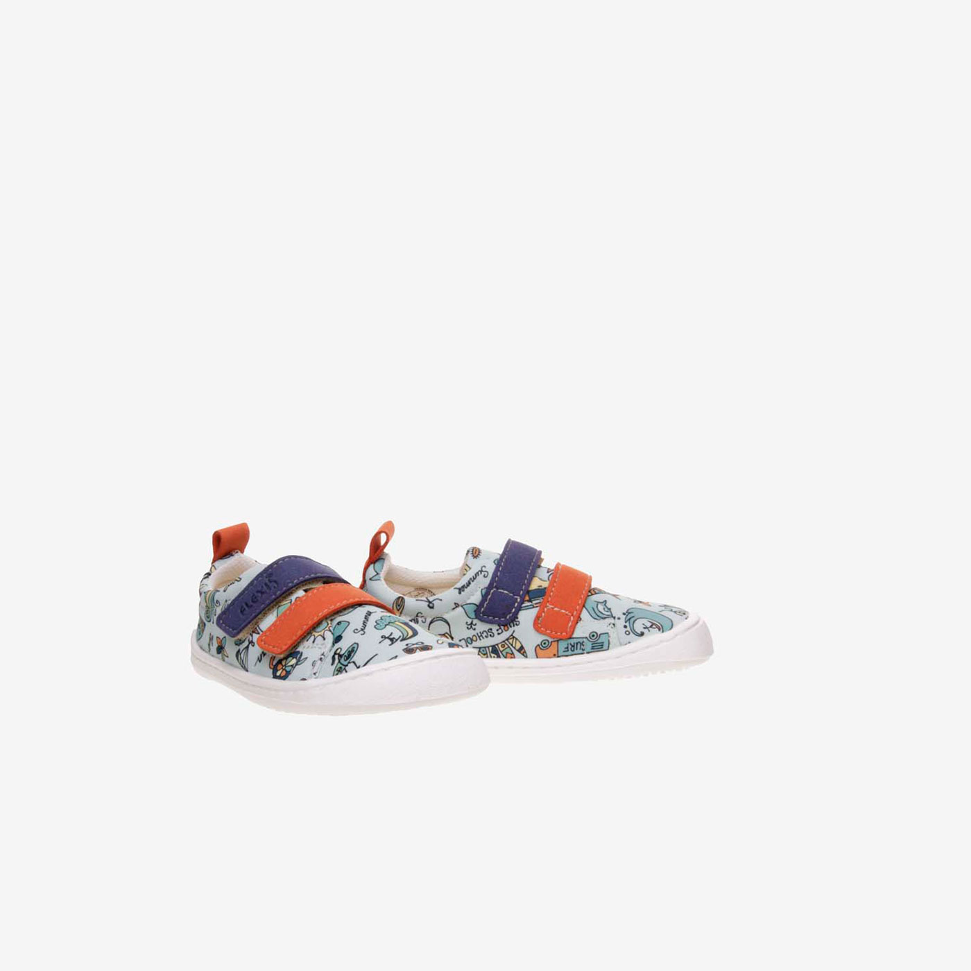 Zapato de lona respetuoso con estampado de dibujitos.
