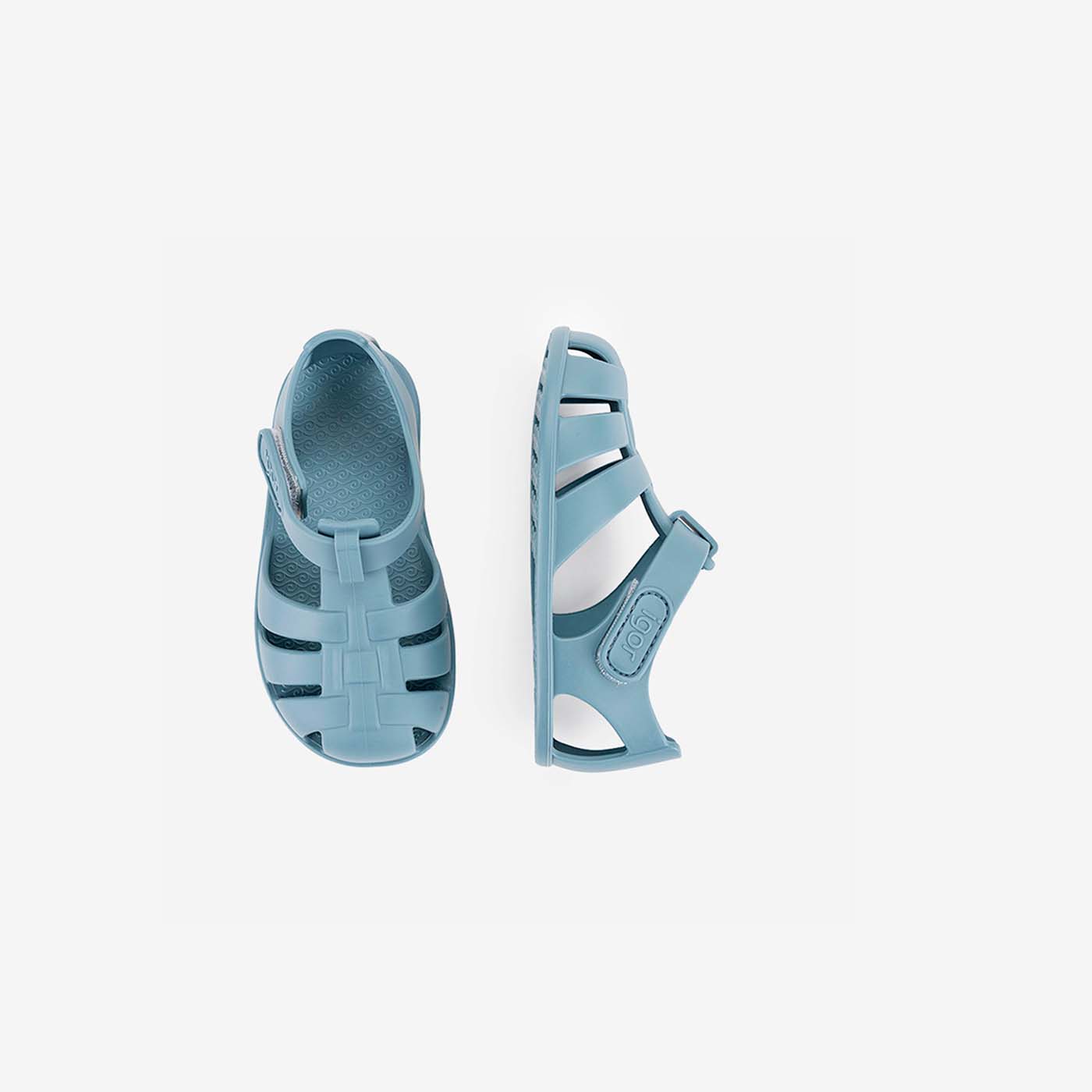 Sandalia respetuosa de agua unisex de Igor en azulon con velcro.