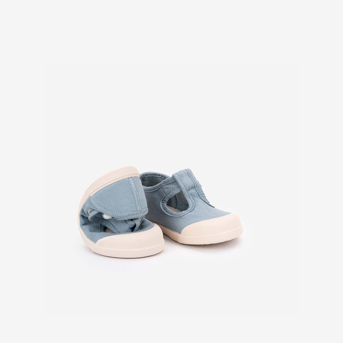 Lona Barefoot con velcro en celeste para Niños – Marca Igor