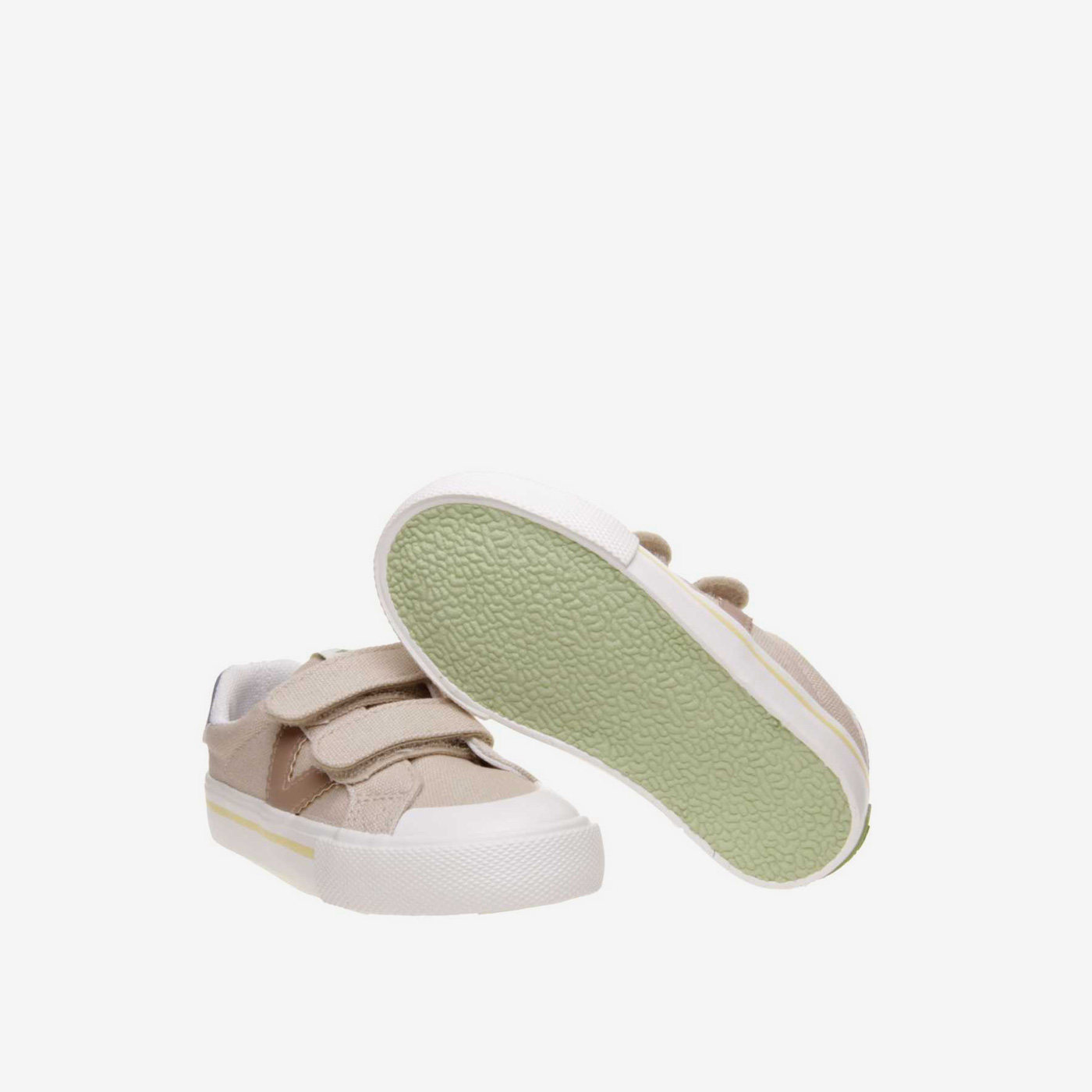 Lona de niñoa con velcro y puntera reforzada de Victoria en colo beige.