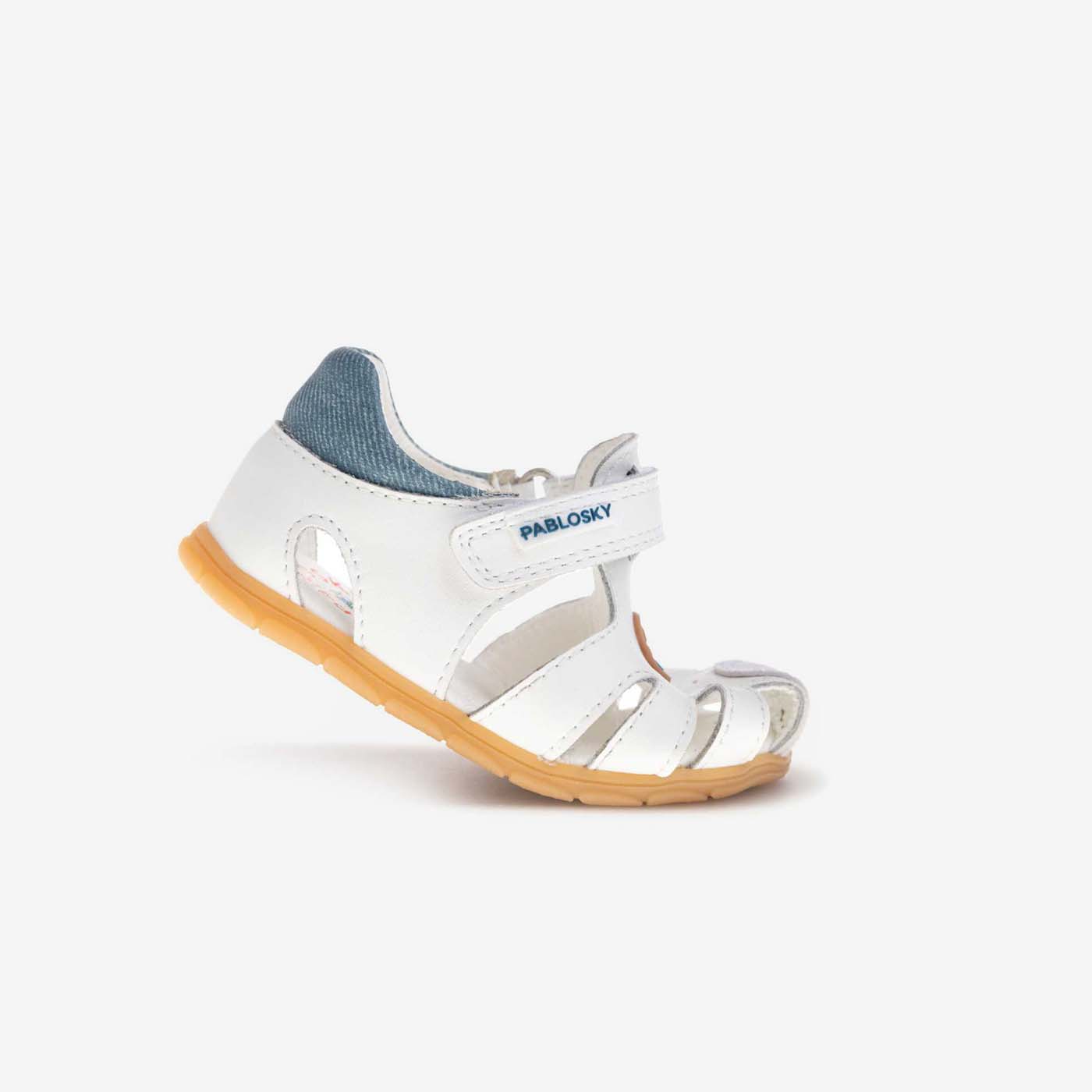 Sandalia niño respetuosa de Pablosky con velcro y puntera reforzada