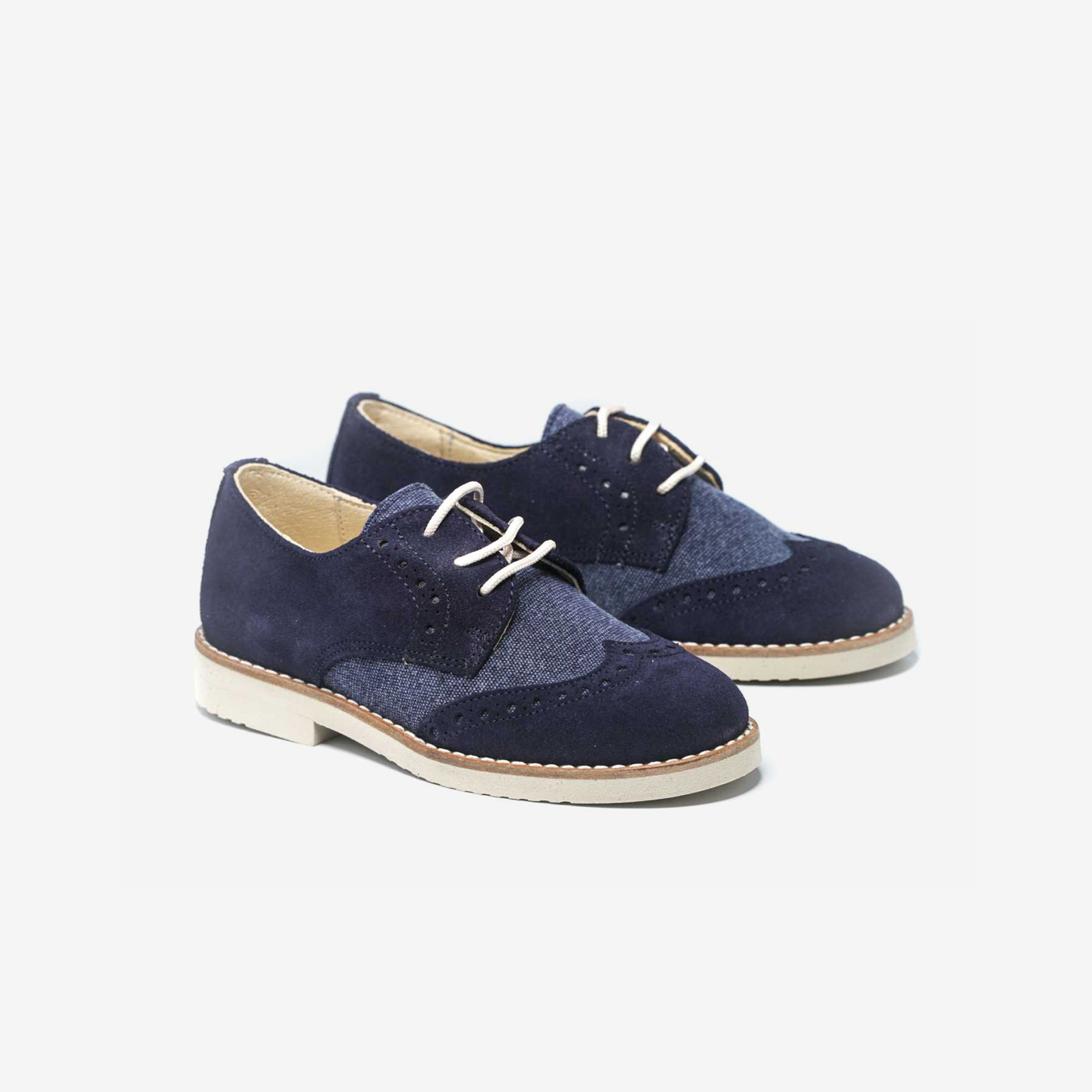 Zapato de ceremonia/comunion en ante y lino azul con cordones.