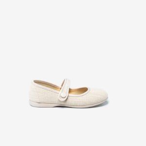 Mercedes de lona para niñas con velcro de Batila en color beige.