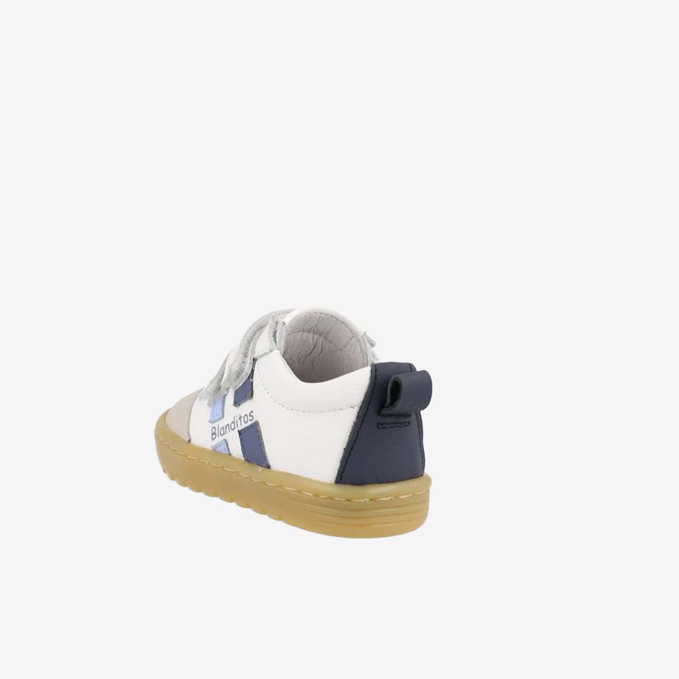 Zapatilla deportiva respetuosa de Blanditos en blanca y azul | Estilo, agarre y comodidad para sus primeros pasos