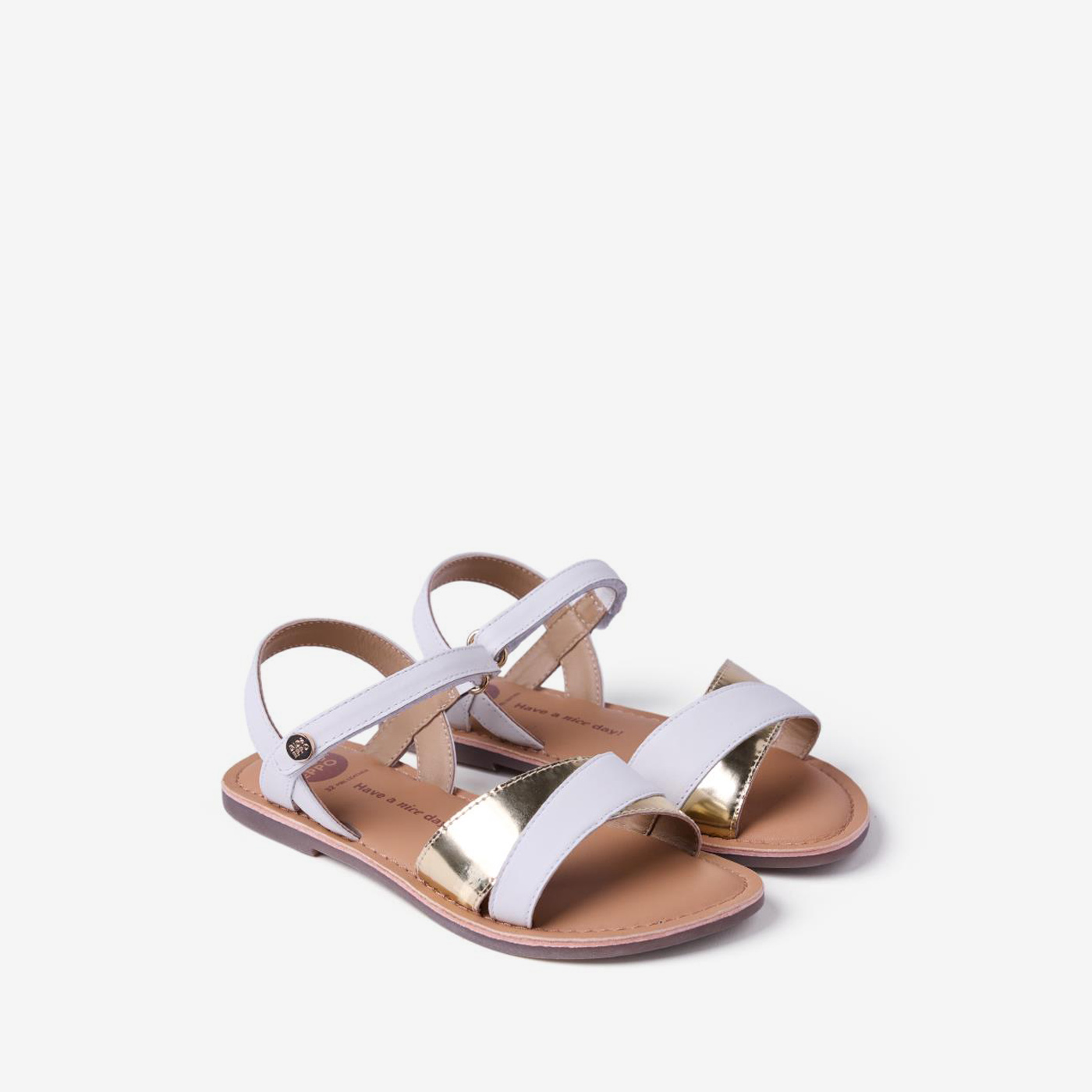 Sandalia con velcro en blanco y dorada de la marca Gioseppo