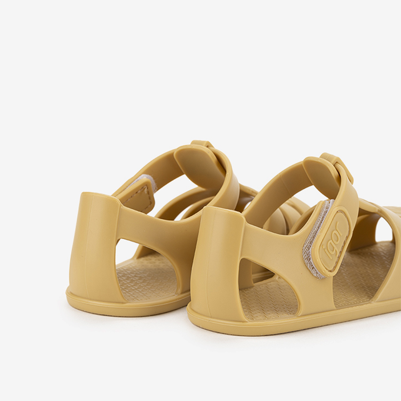 Sandalia cancrejera Respetuosa en color amarillo de Igor