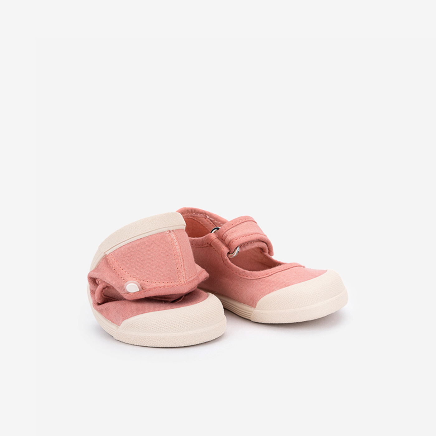 Merceditas Barefoot de Lona Respetuosa para Niñas – Marca Igor en color Rosa