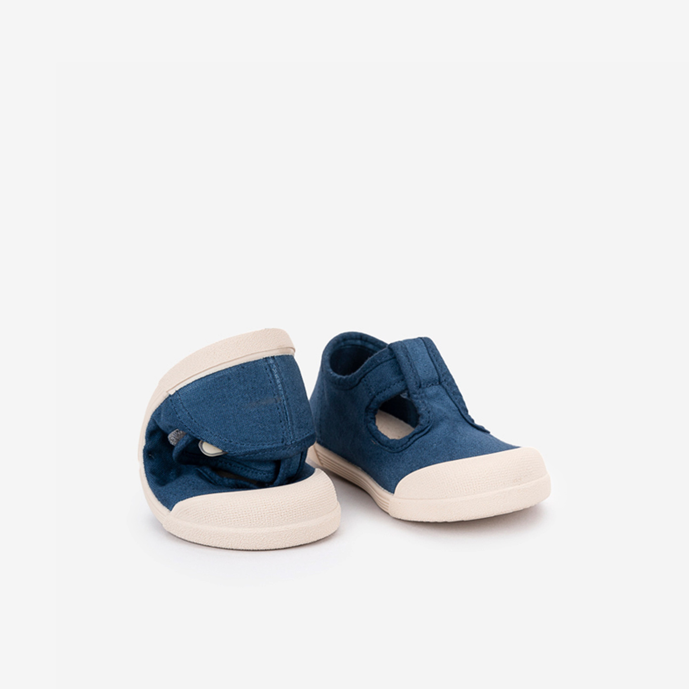 Lona Barefoot en azul con velcro para Niños – Marca Igor
