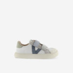 Deportivo respetuoso de Victoria en blanco con tonos en azul.