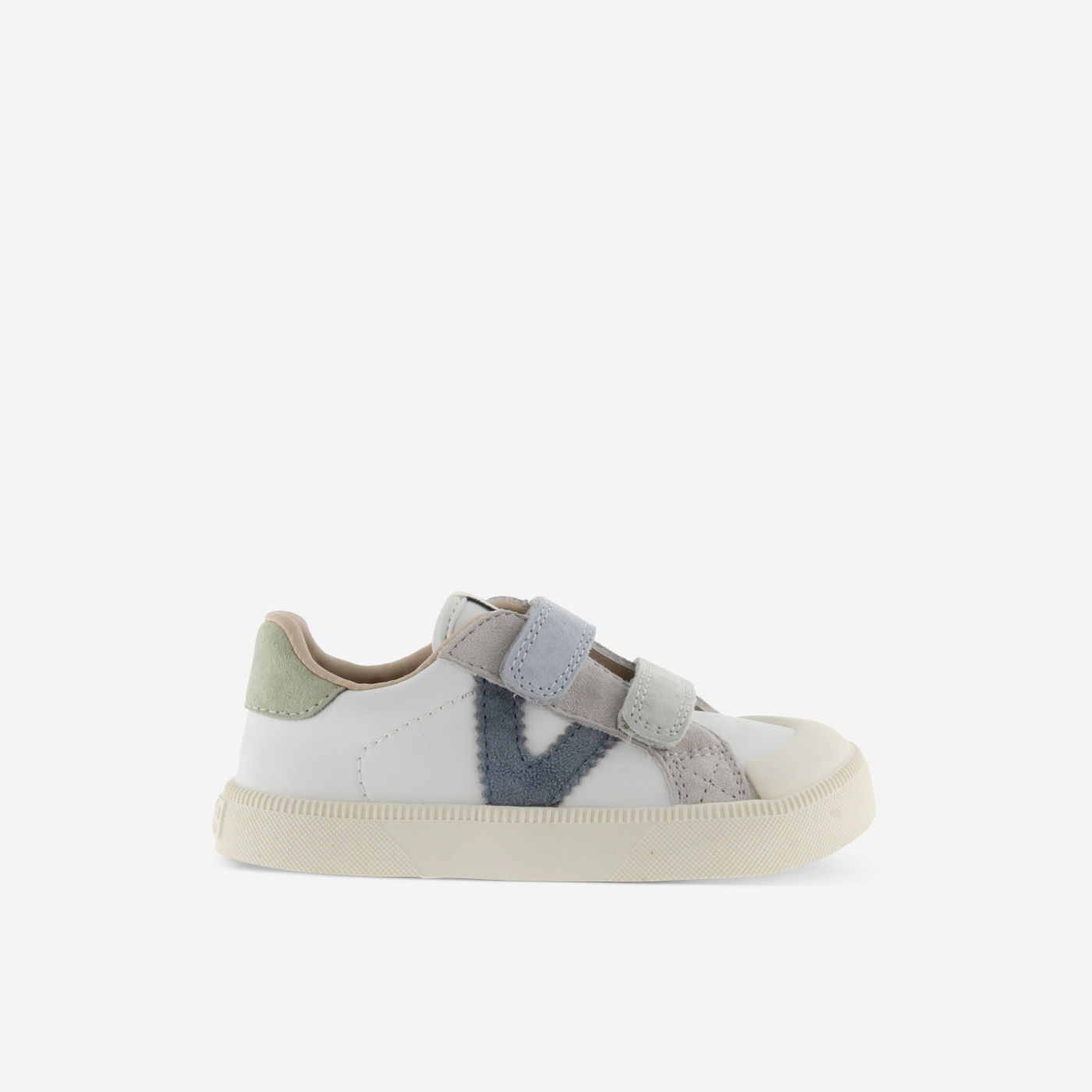 Deportivo respetuoso de Victoria en blanco con tonos en azul.