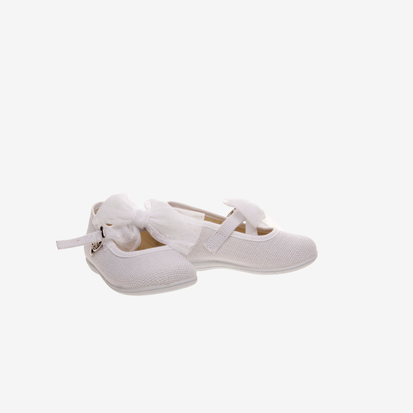 Mercedes de lona en blanco con hebilla.