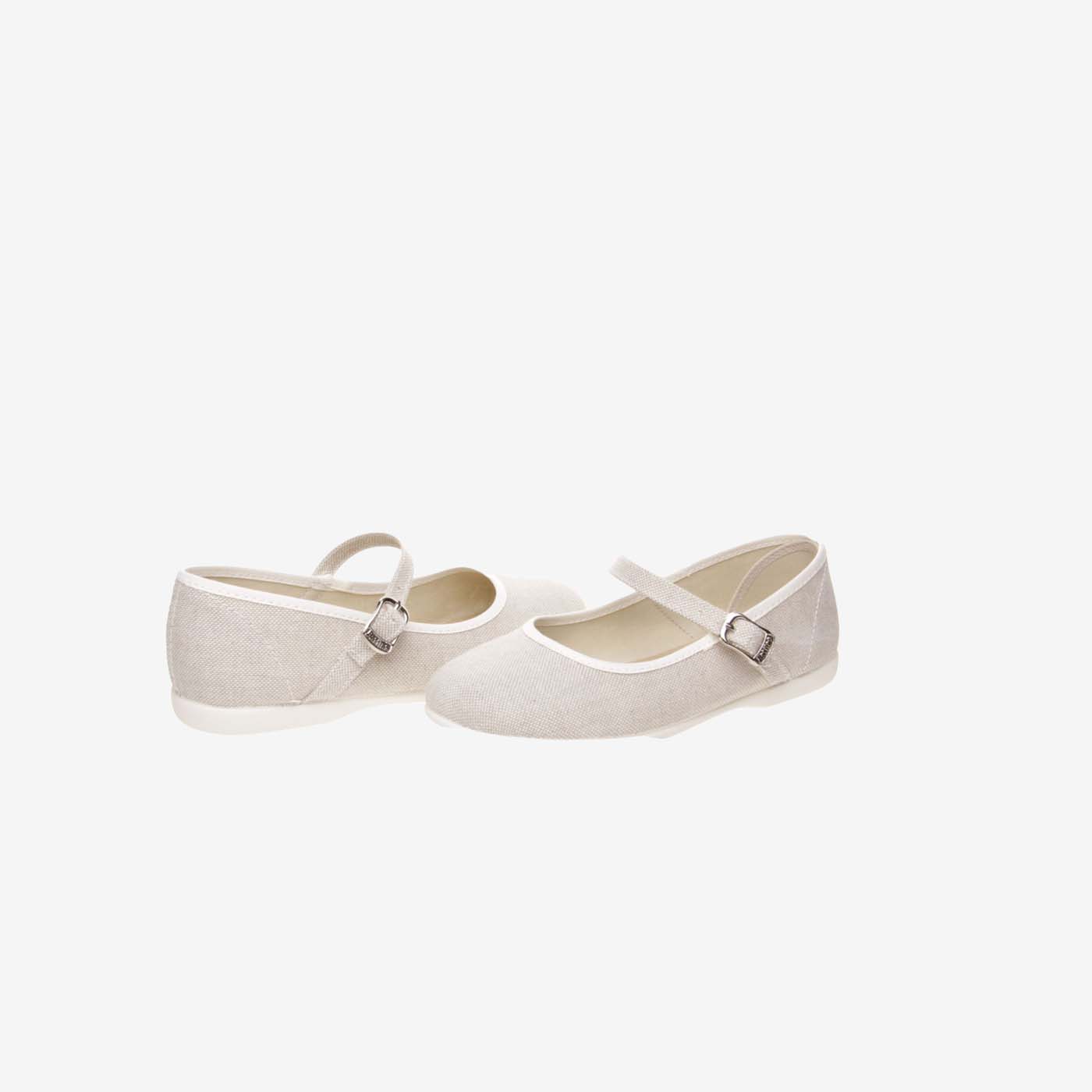 Mercedes de lona en beige con hebilla.