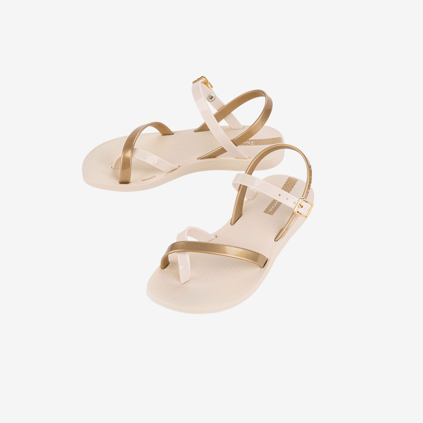 Sandalias playeras en beige y dorada de Ipanema