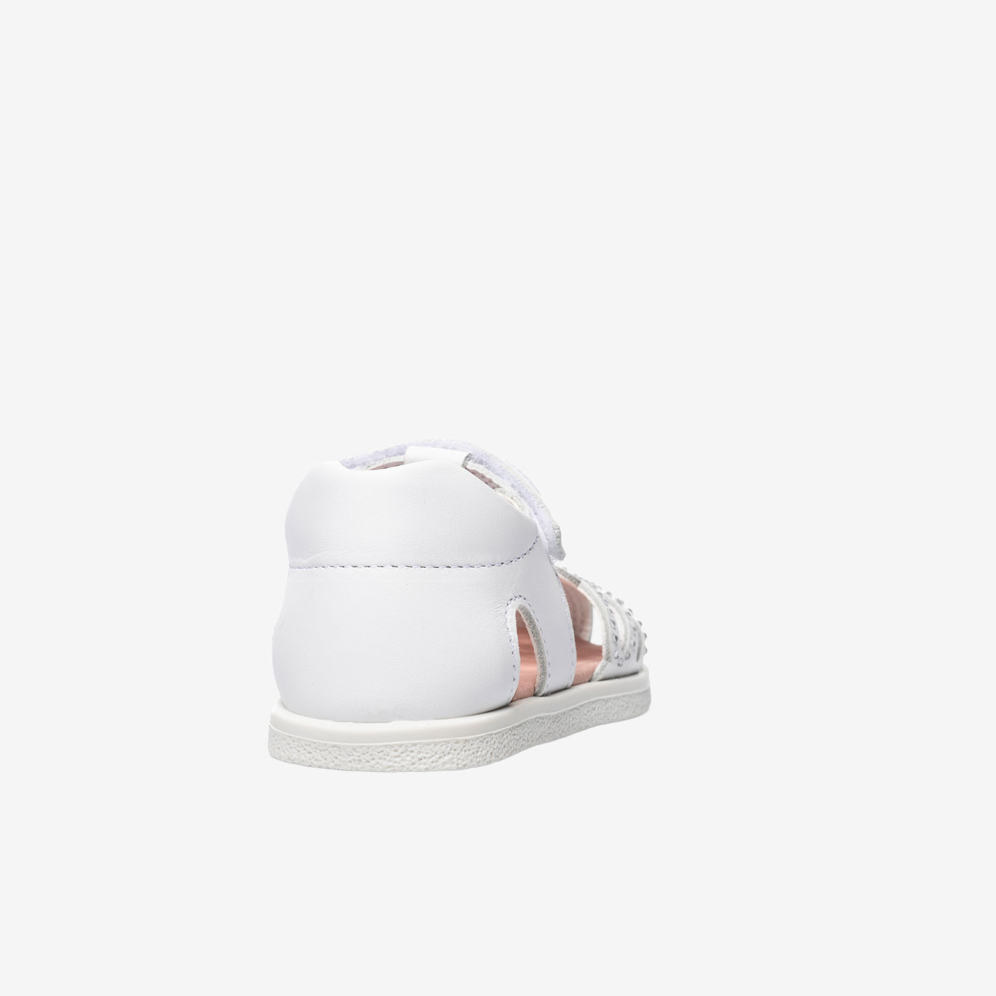 Sandalia respetuosa con puntera cerrada en color blanco