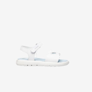 Sandalia blanca con adorno en plata, de Pablosky