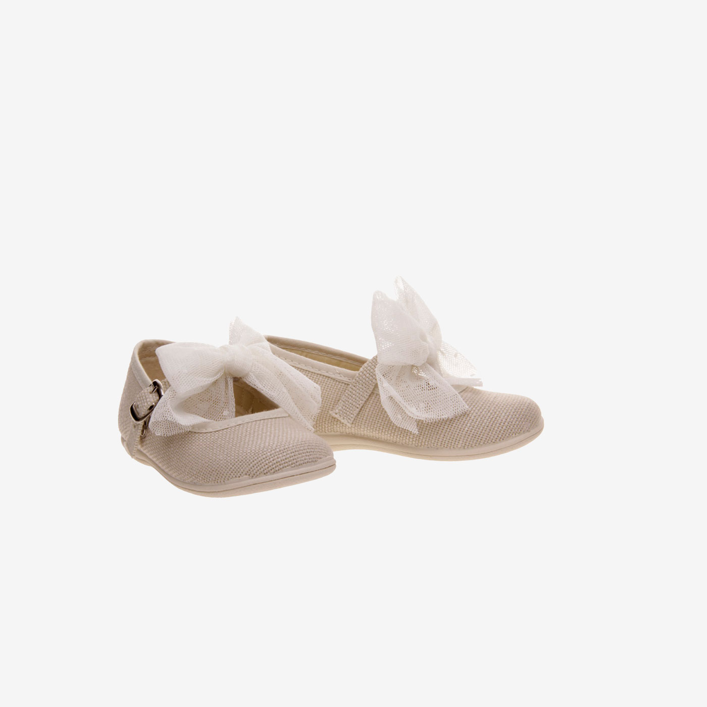 Mercedes de lona en beige con hebilla y lazo.